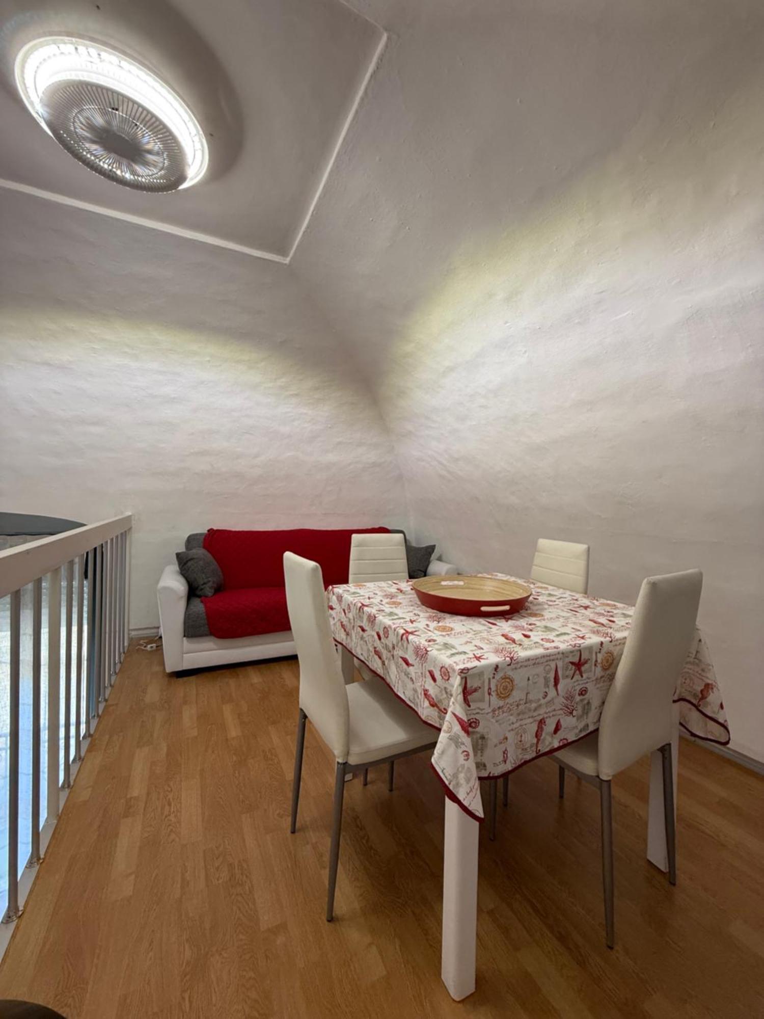 Aura Apartment Бриндизи Екстериор снимка